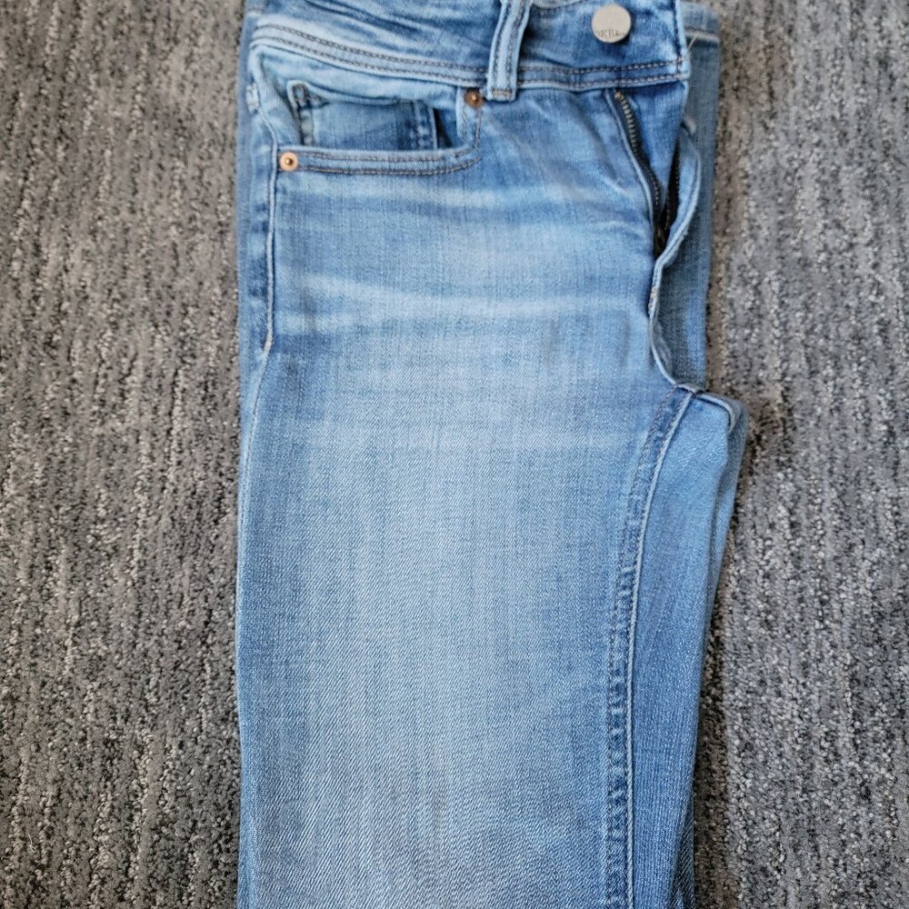 BKE Audrey Slim Fit, Mid Rise, Bootcut Jeans.  Size W26/L31 1/2